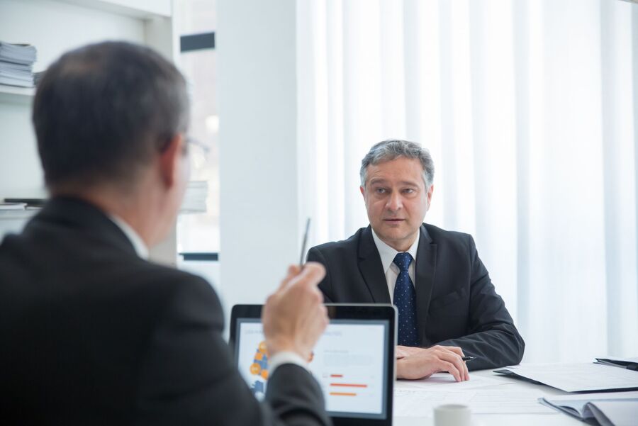 Auckland consulting firm presenting a proposal to a prospective client