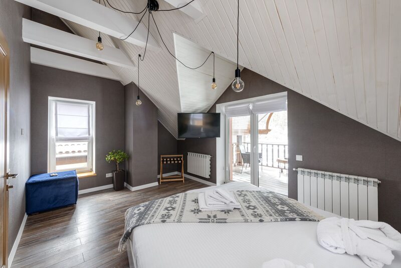 Comfortable Auckland hotel room, the kind of stay travellers find through local search