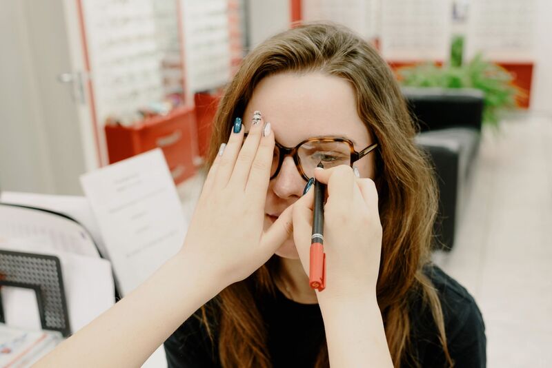 Detailed eye examination during an Auckland ophthalmology consultation
